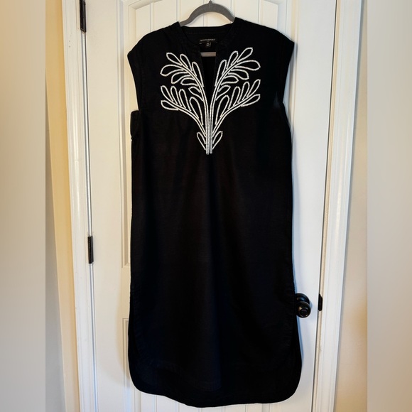 Banana Republic Black Dress with White Embroidery - Picture 1 of 8